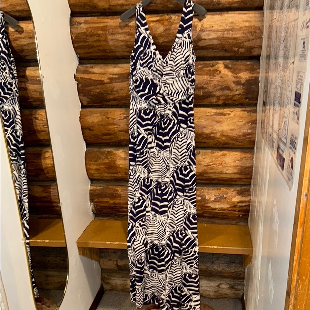 💙Lily Pulitzer Elegant Blue and White L Patterned Maxi Dress
